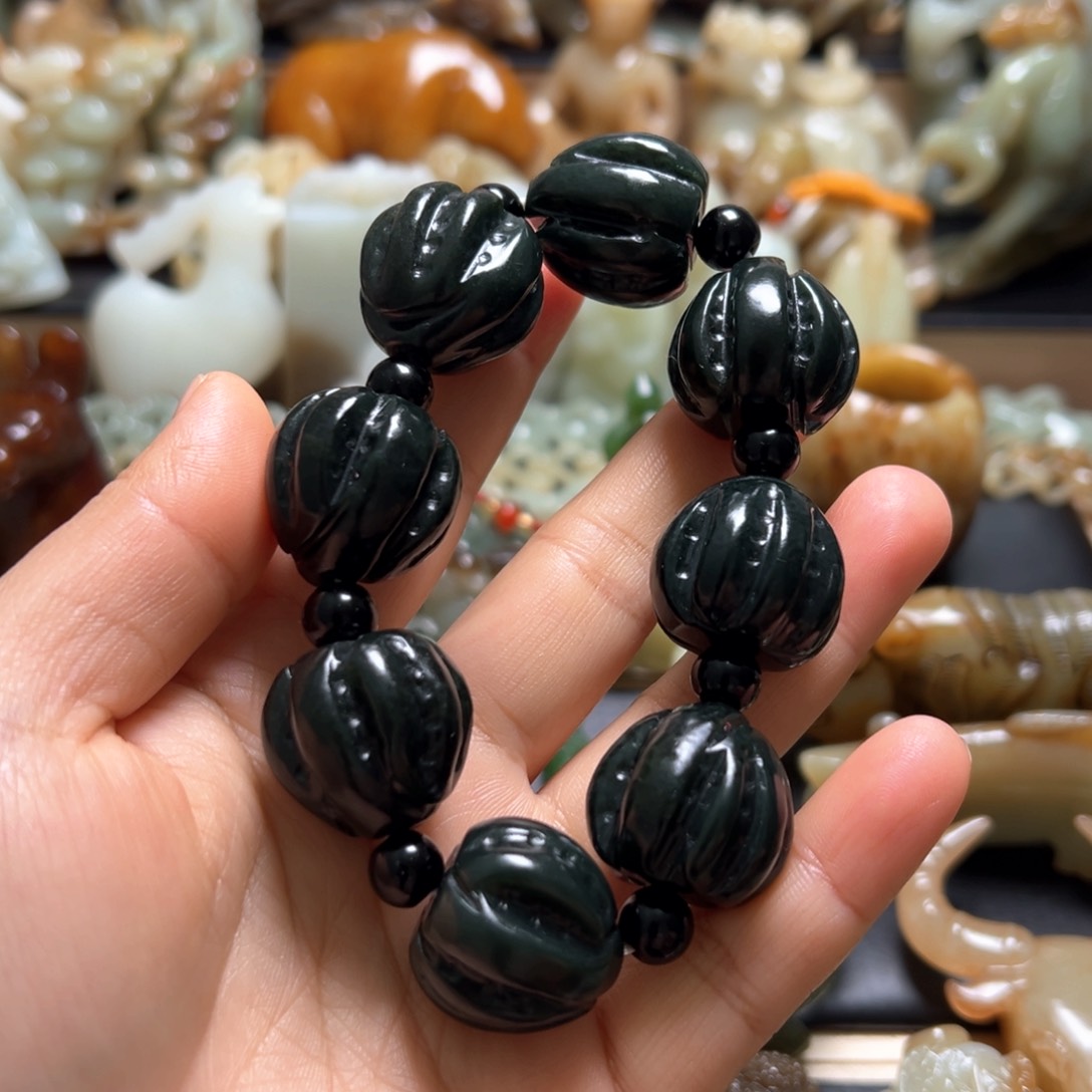 和田玉（糖玉）颈饰未镶嵌