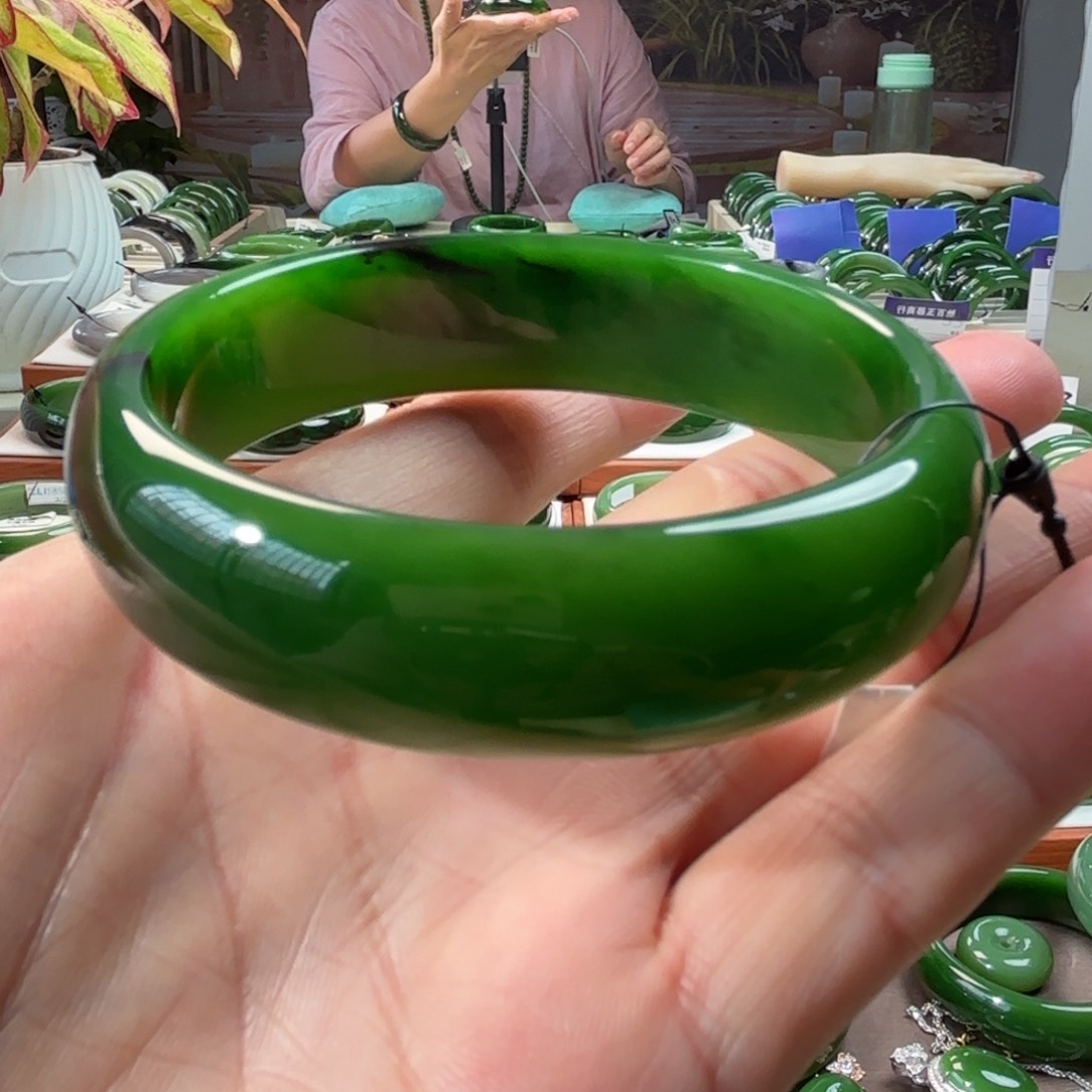 和田玉（碧玉）手镯未镶嵌