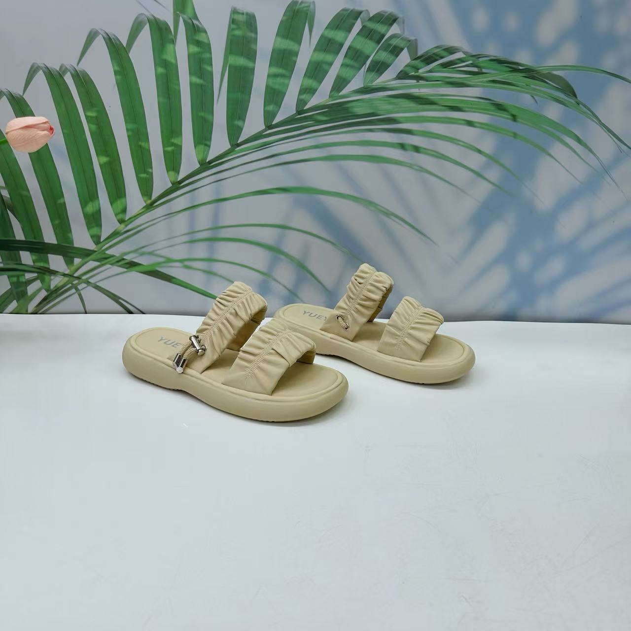 小强家女鞋 芽儿家新款百搭女凉鞋（Y505-2-1）（W35AYV2794304S）