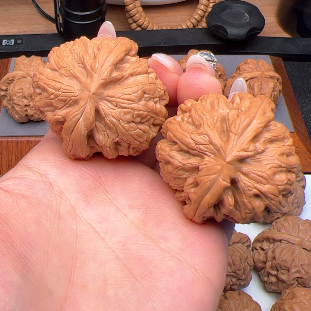 文玩核桃把件红锦鲤43