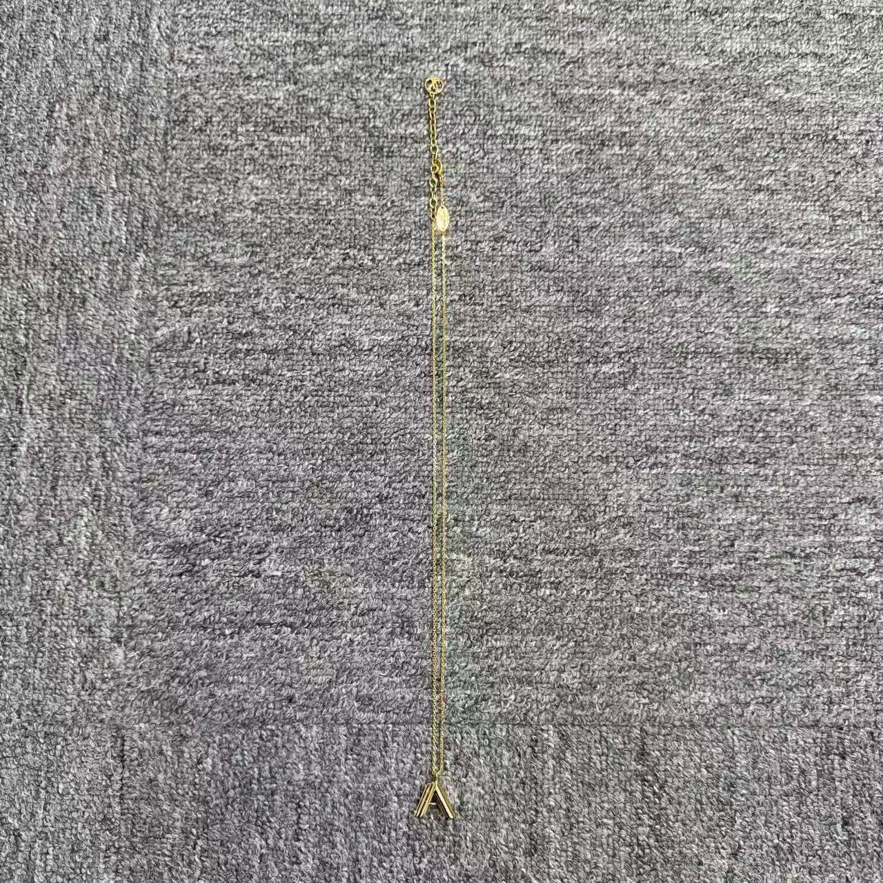 未使用 LouisVuitton/路易威登 LV简约休闲字母项链/编码15303