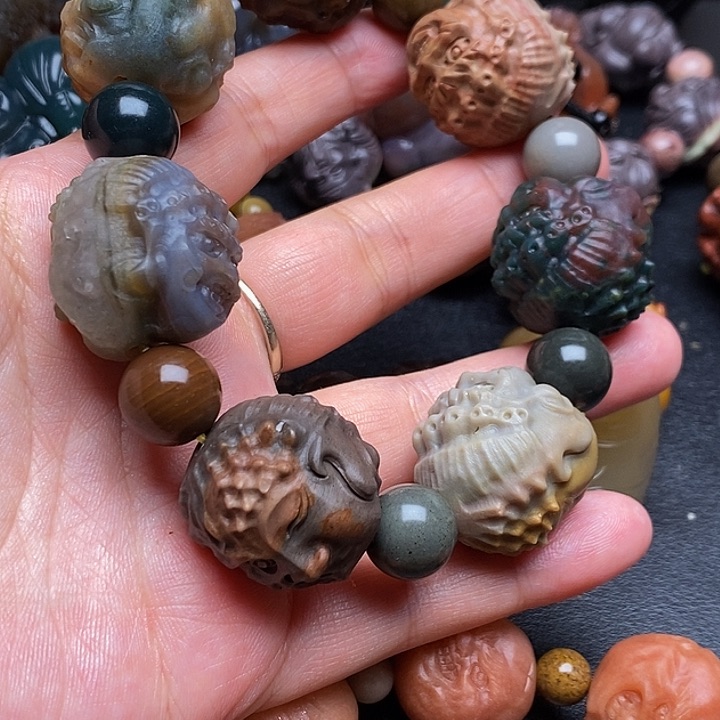 石英质玉手链未镶嵌张**9