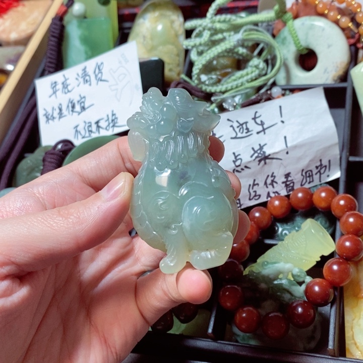 蛇纹石玉颈饰未镶嵌