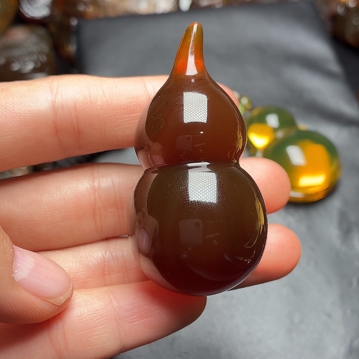 琥珀未镶嵌颈饰150