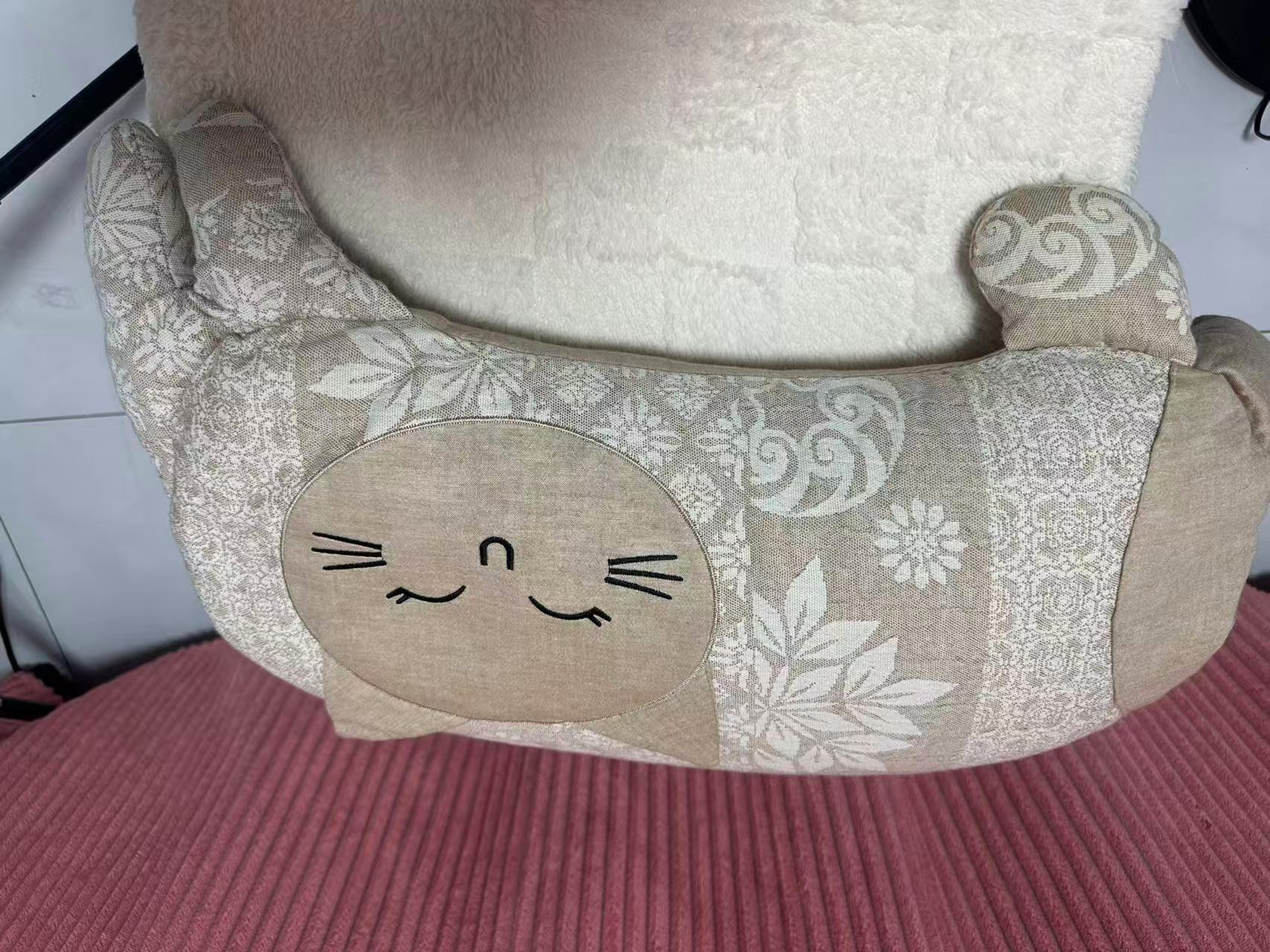 棉麻提花福利款抱枕小狗