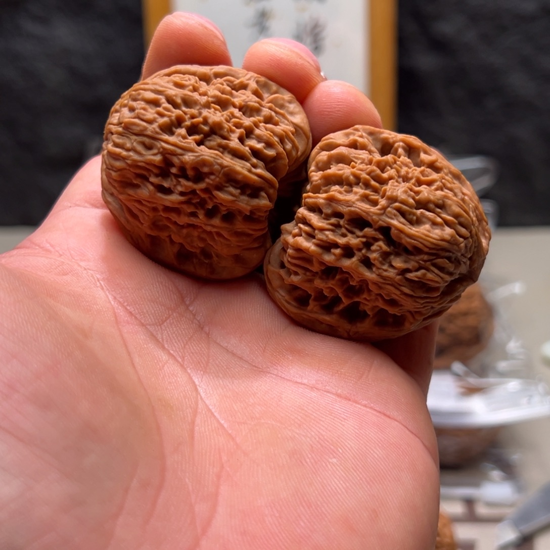 H***_文玩核桃把件南疆42黄线