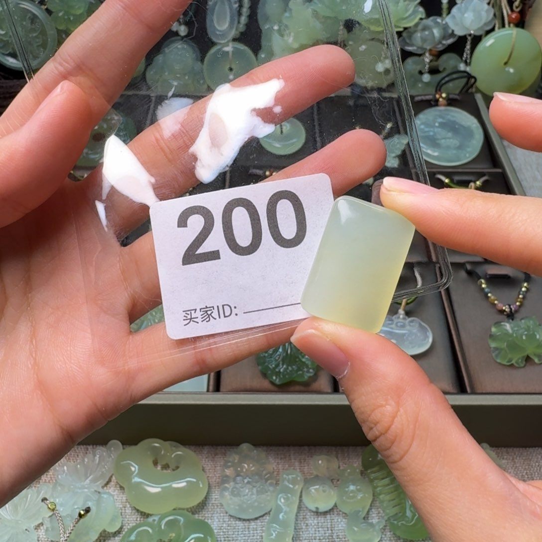 蛇纹石玉项链未镶嵌