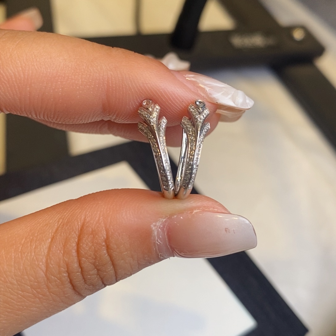 钻石耳饰18K金镶嵌设计款皇冠耳包（搭甜甜圈）