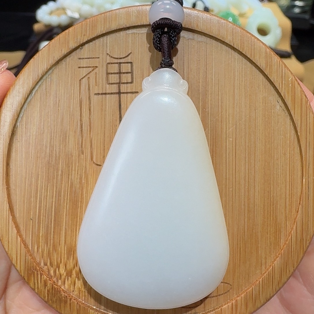 和田玉（糖玉）未镶嵌颈饰