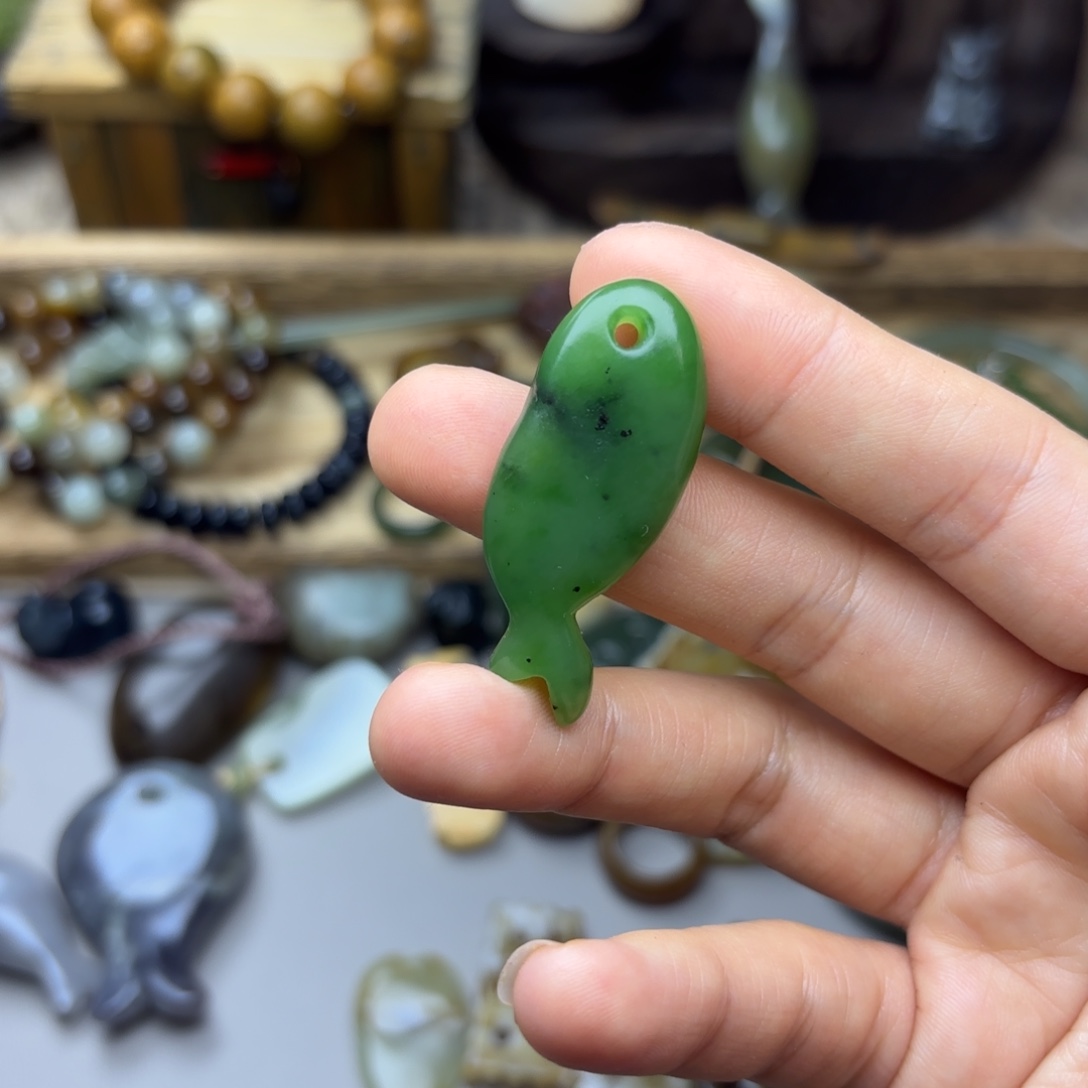 _***7和田玉未镶嵌颈饰