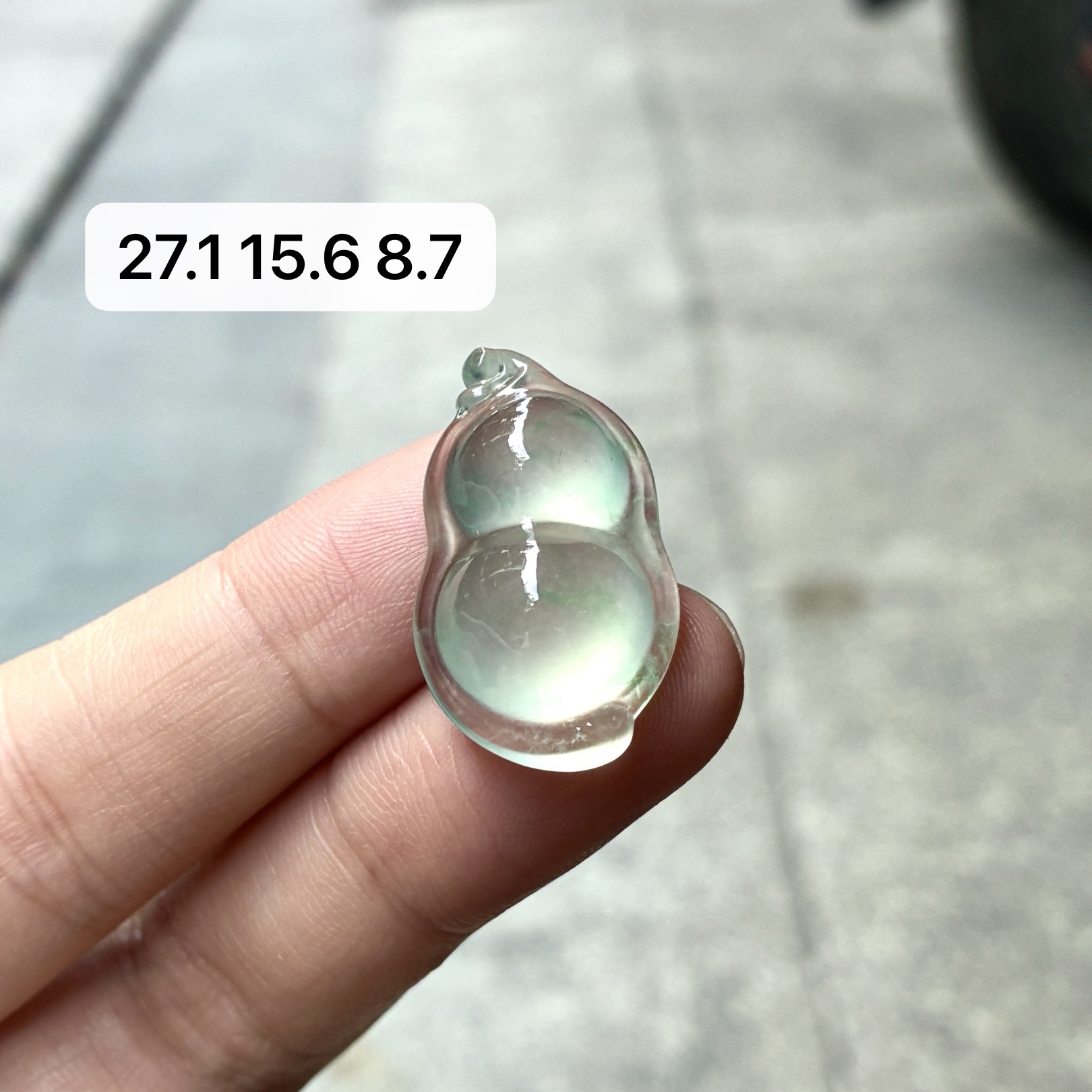 天然a货缅甸翡翠自然光玻璃种起刚甜绿花生豆吊坠