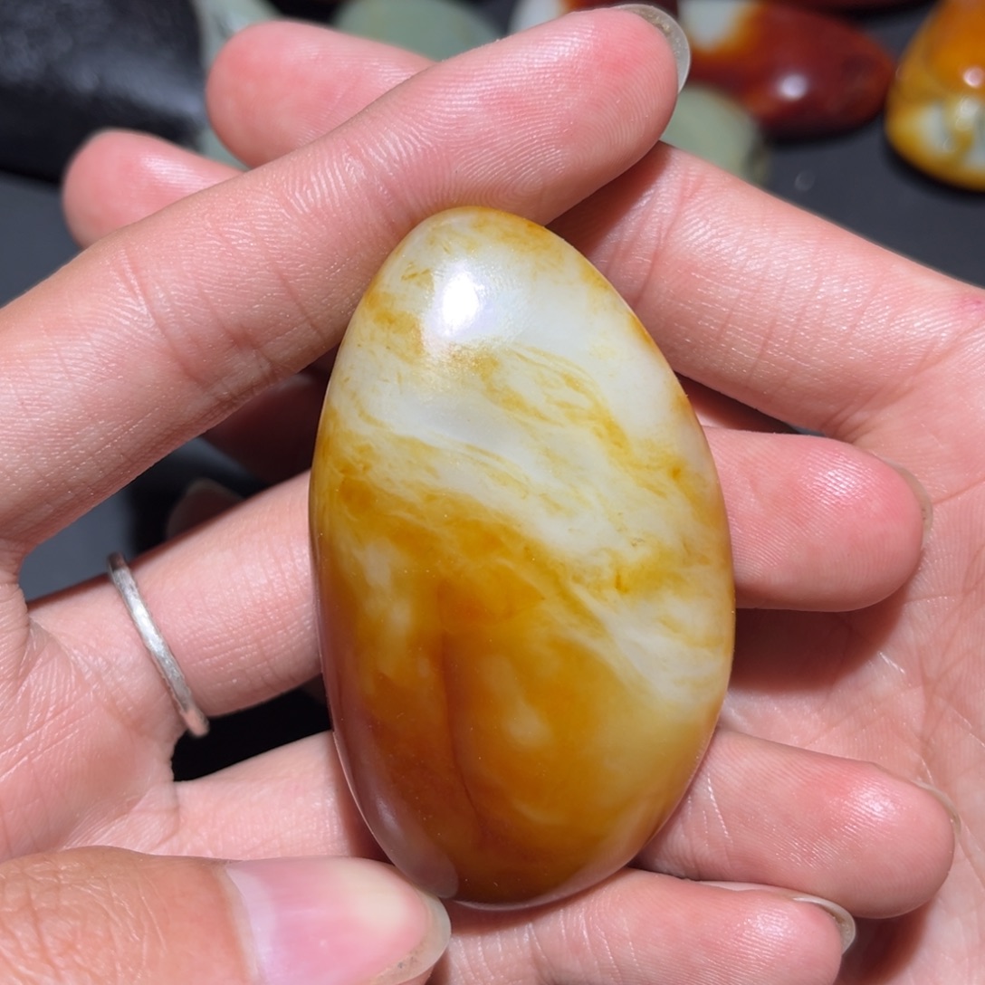 和田玉未镶嵌珠宝奇石