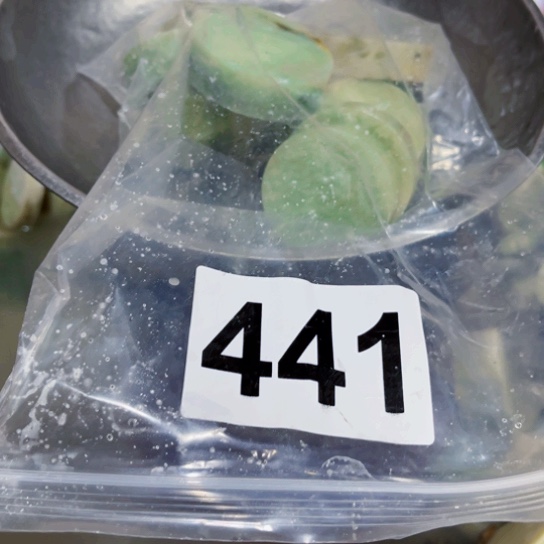 蛇纹石玉未镶嵌珠宝奇石