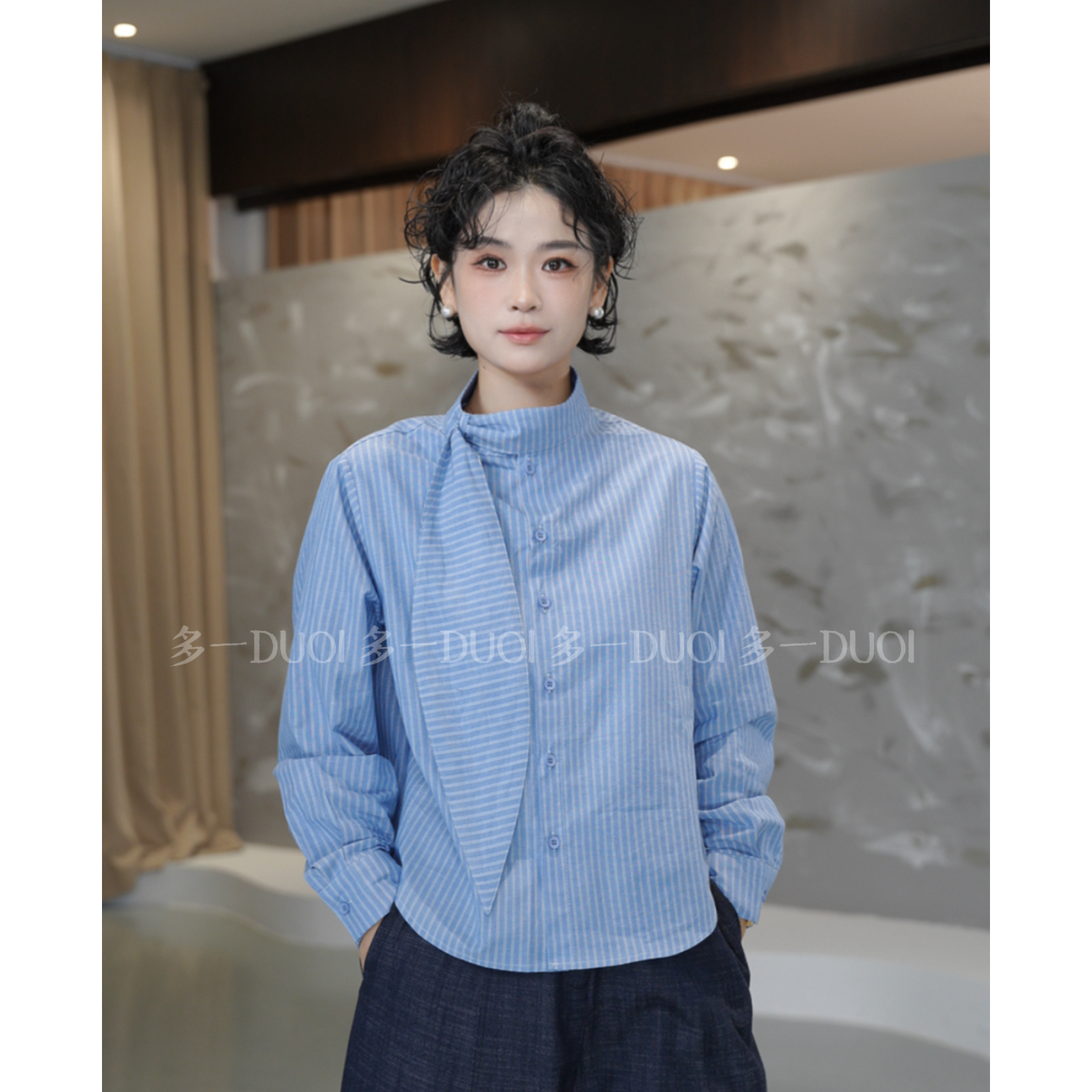 多一“蓝精灵”2026春季新款法式系带兔耳飘带竖条纹百搭衬衫