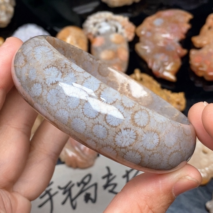 硅化珊瑚（珊瑚玉）手镯未镶嵌60