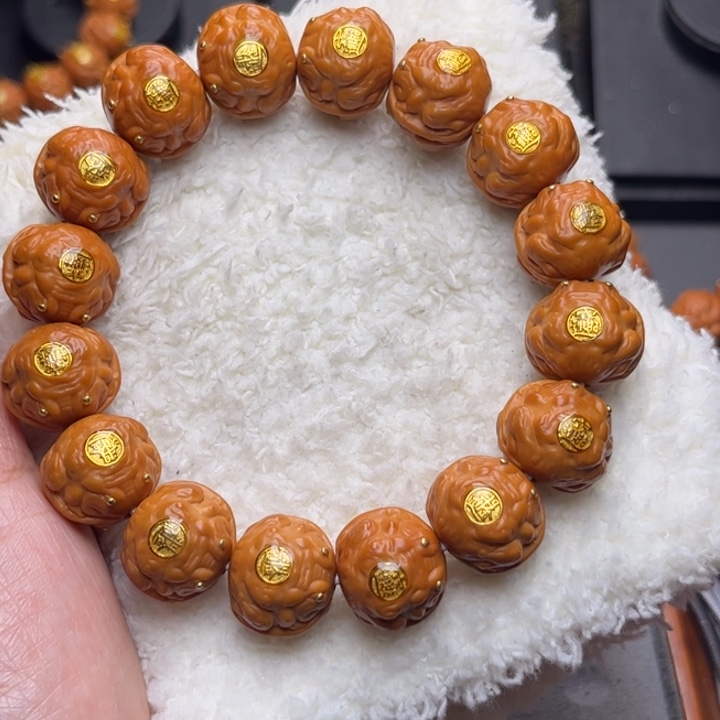 猴头核桃手串大满贯 带两只万毛手套