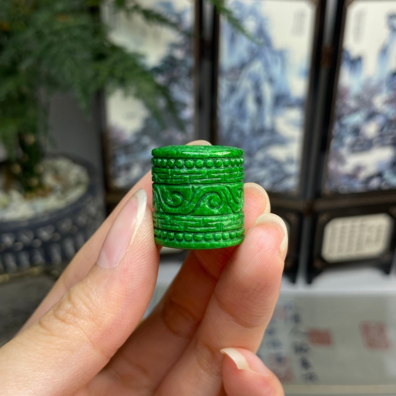 阳绿满色稻谷回纹雕花路路通吊坠花件 天然翡翠A货