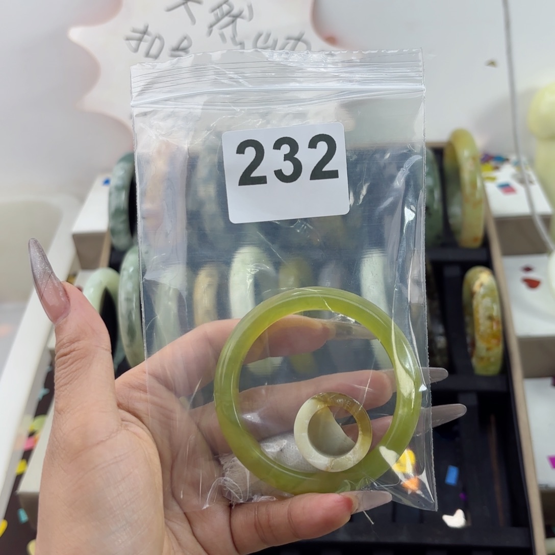 蛇纹石玉未镶嵌手镯白****