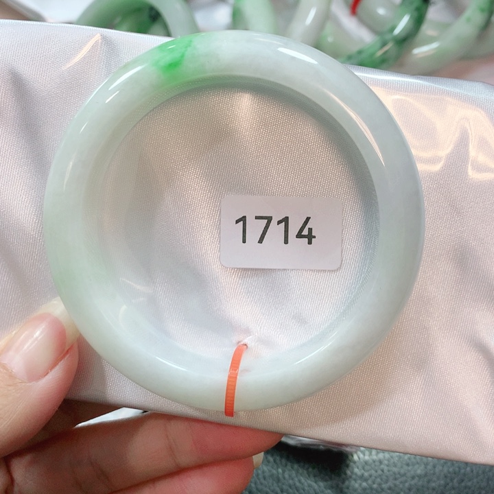 翡翠手镯未镶嵌天然翡翠手镯57