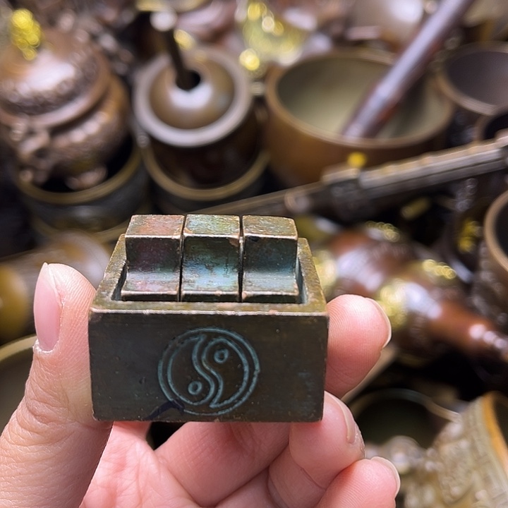 铜23445567898764789579887