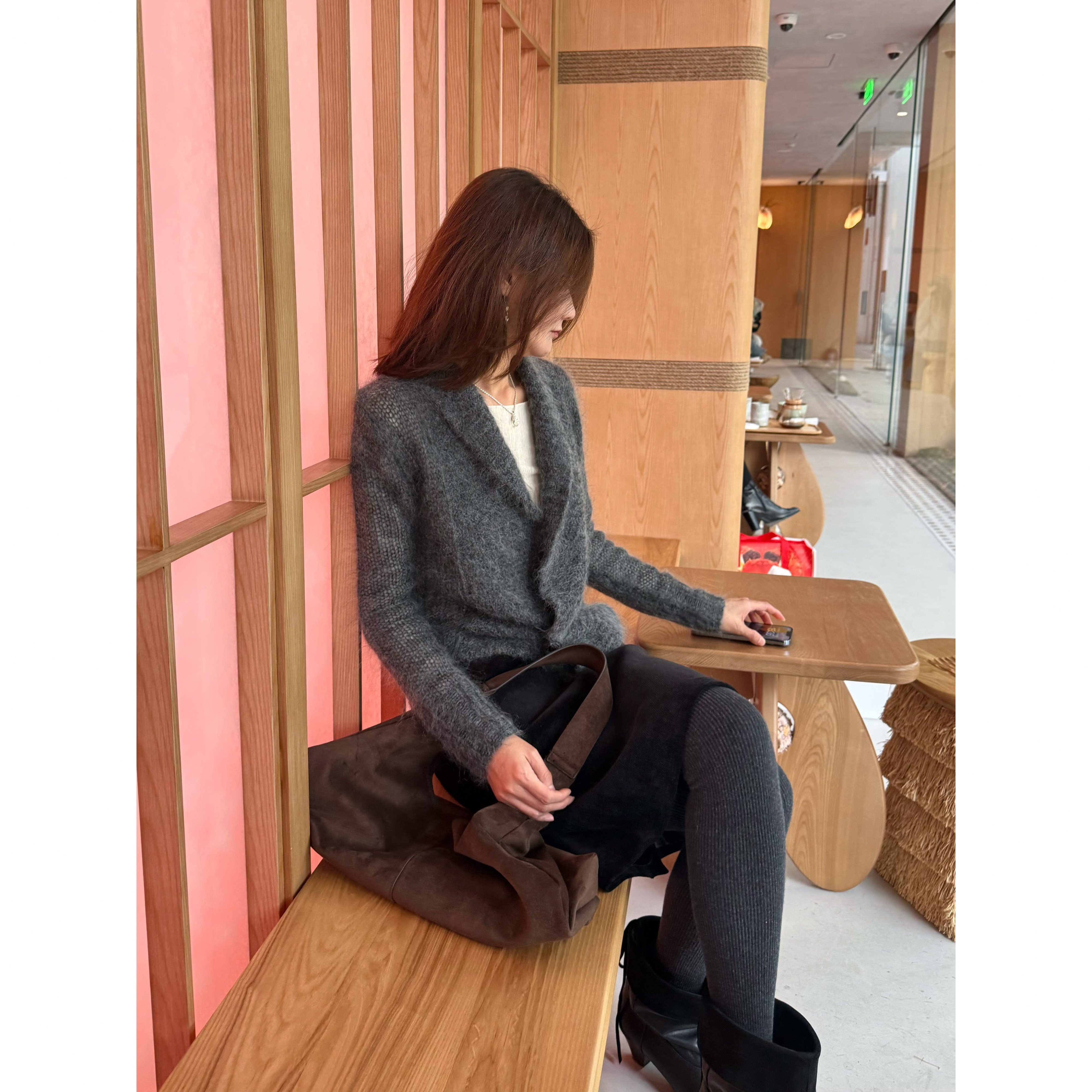 秋冬松弛感55%超细马海毛 美利奴羊毛 V领荷叶边毛衣开衫