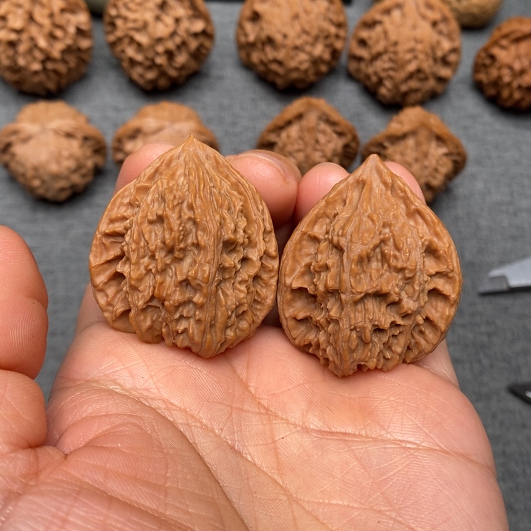 N***e文玩核桃吊坠流星雨