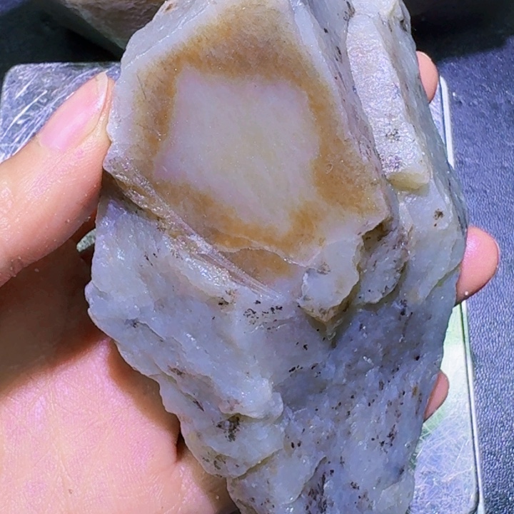 未镶嵌和田玉（糖玉）珠宝半成品