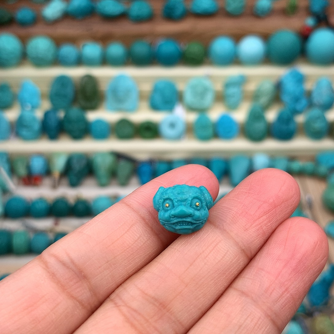 绿松石未镶嵌珠宝奇石