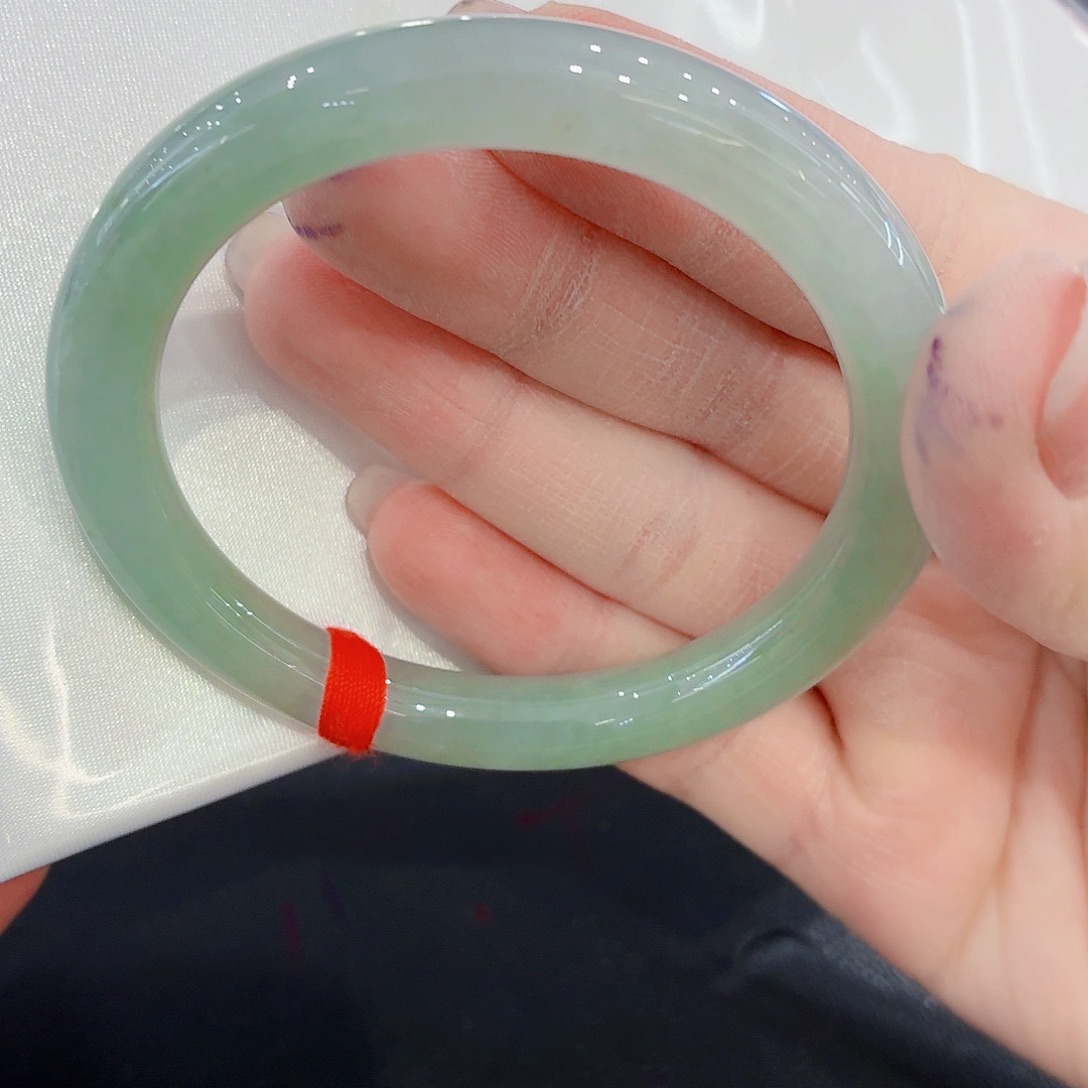 M***…翡翠未镶嵌手镯翡翠55/57圈口（强推）