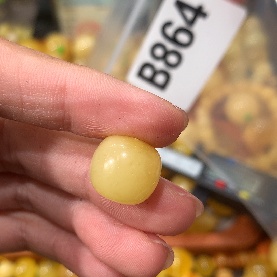 未镶嵌琥珀珠宝奇石13.8