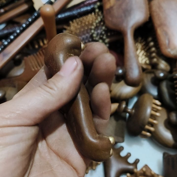 金丝檀如意按摩梳