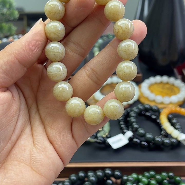 和田玉未镶嵌手串