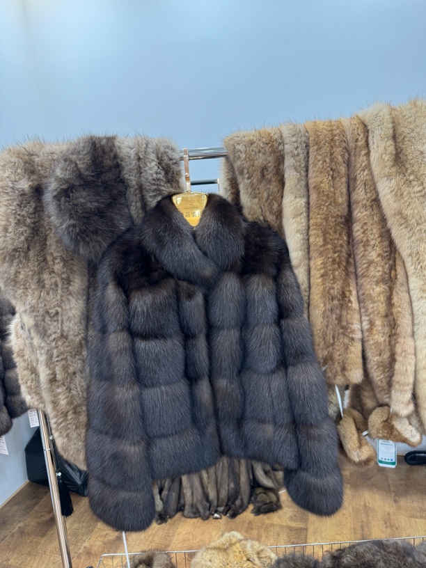 俄罗斯紫貂常规女立领通勤风黑色农夫短款