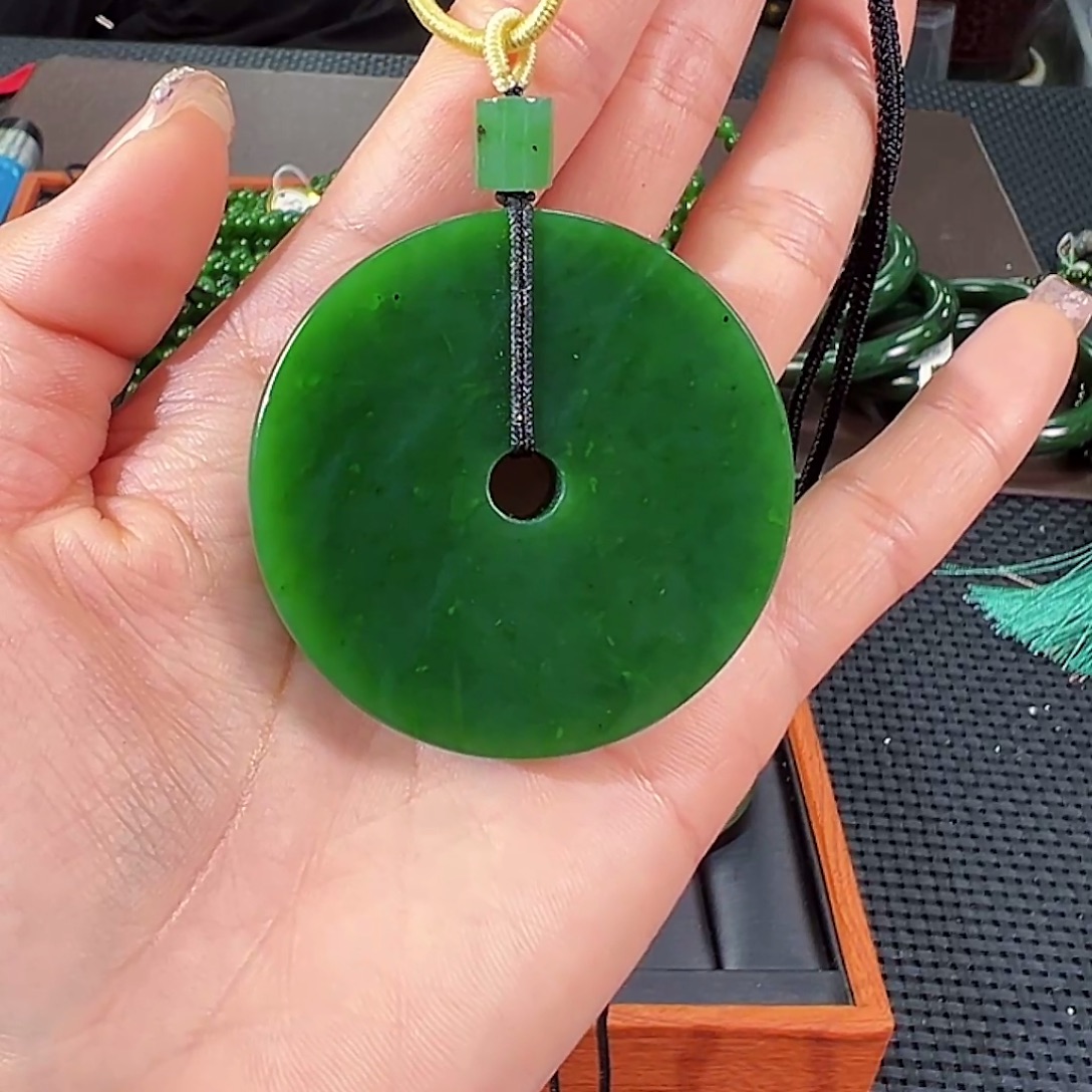 和田玉（碧玉）未镶嵌颈饰