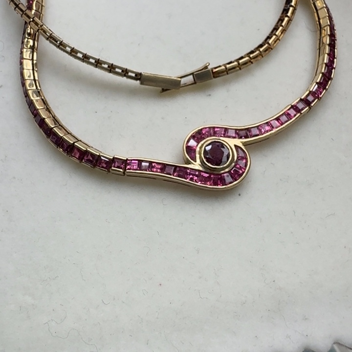 红宝石颈饰未镶嵌