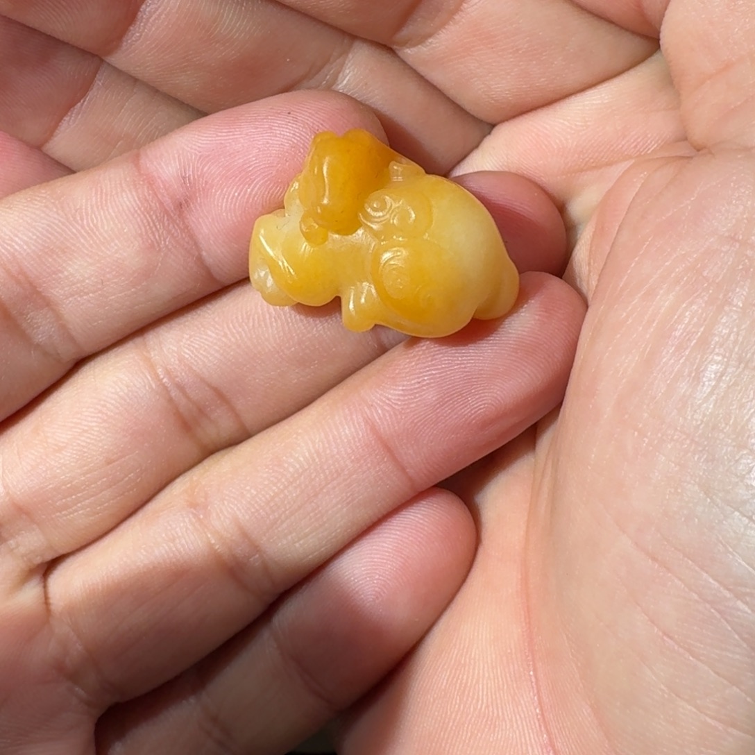 羊***咩和田玉未镶嵌挂件