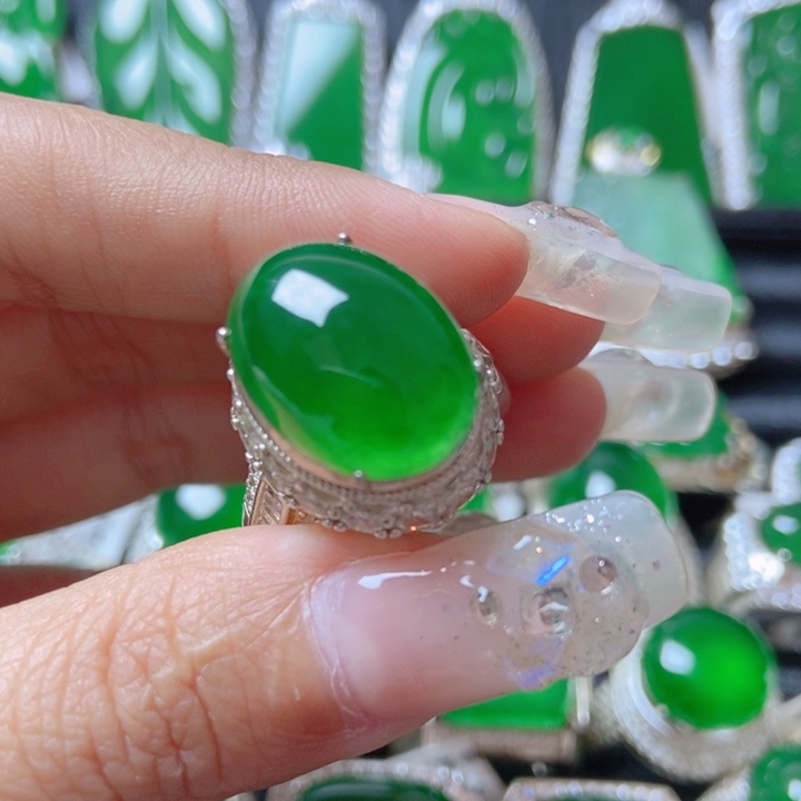 翡翠颈饰未镶嵌1838273。