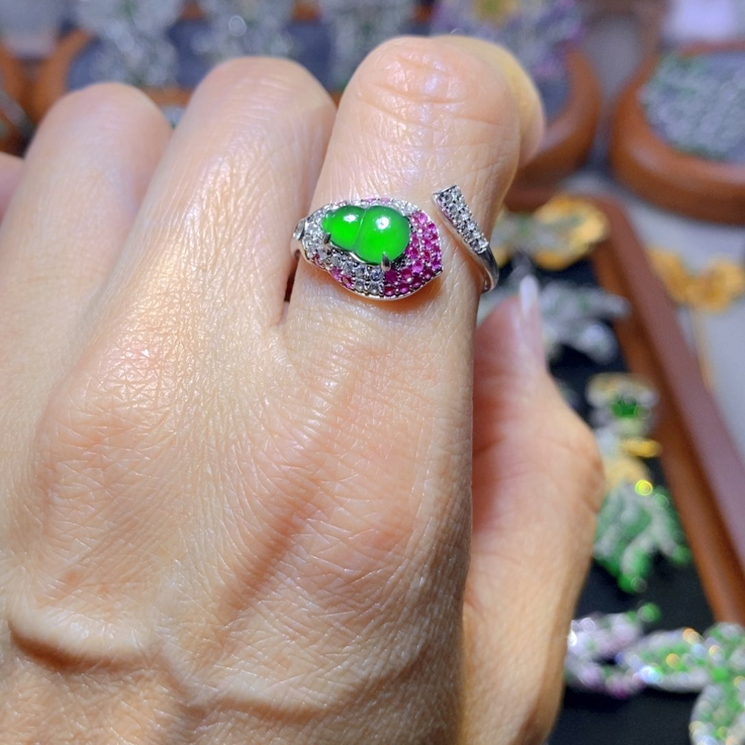 翡翠颈饰银S925镶嵌天然翡翠