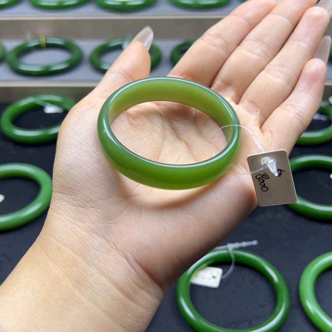 和田玉（碧玉）未镶嵌手镯