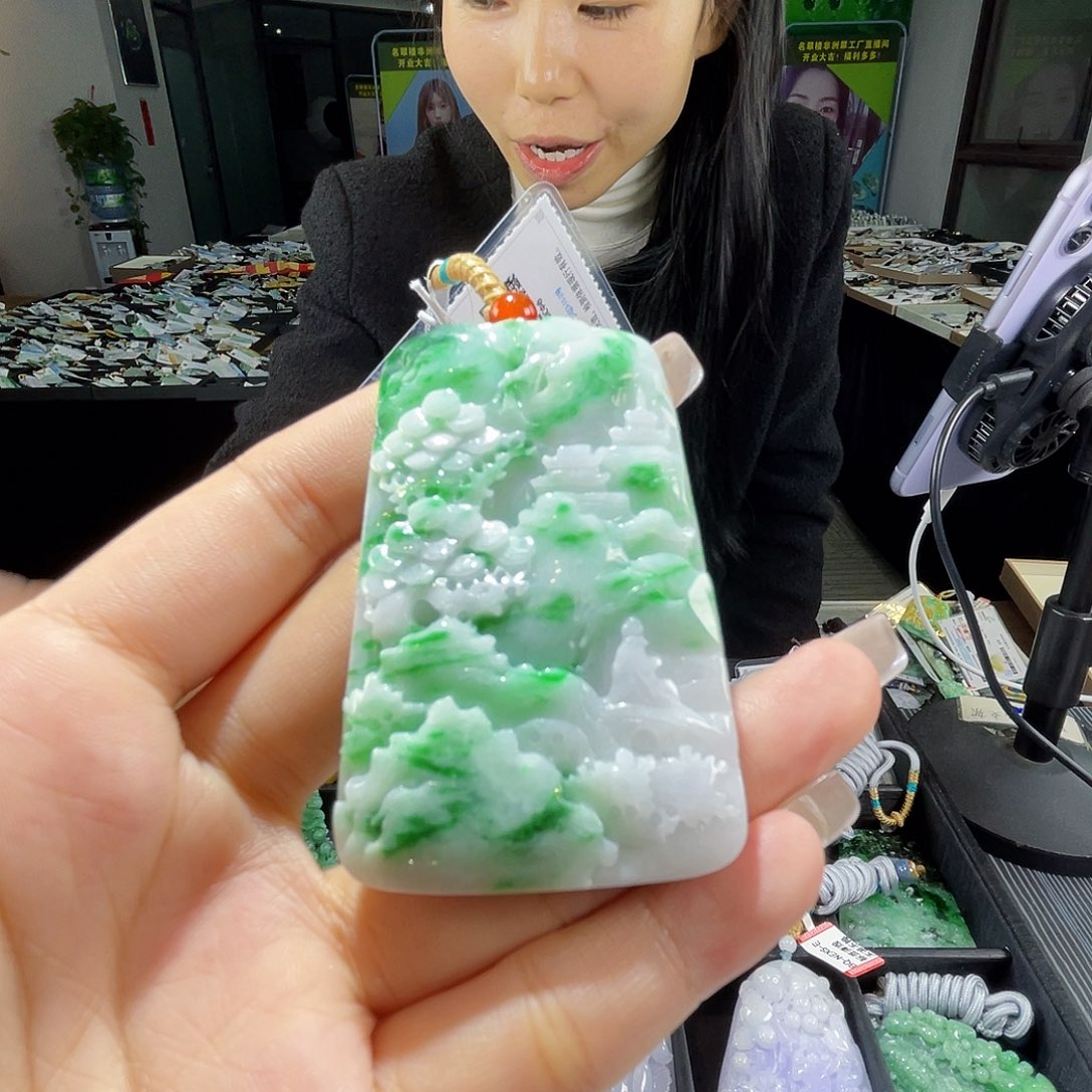颈饰未镶嵌翡翠一