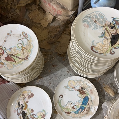 瓷片国营厂库存微瑕31厘米一套