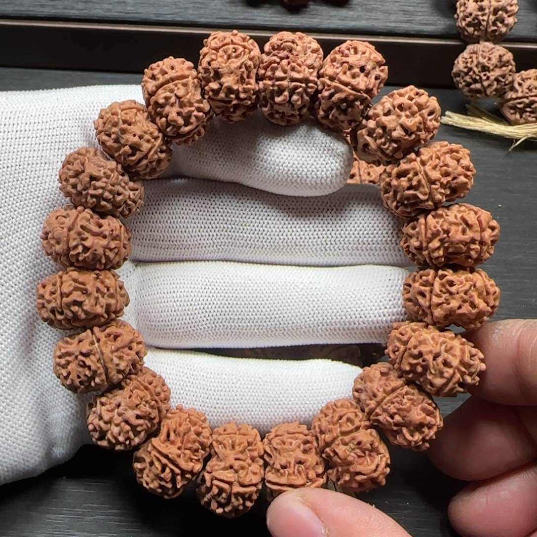 金刚菩提吊坠20+mm天然纽扣（扇面）