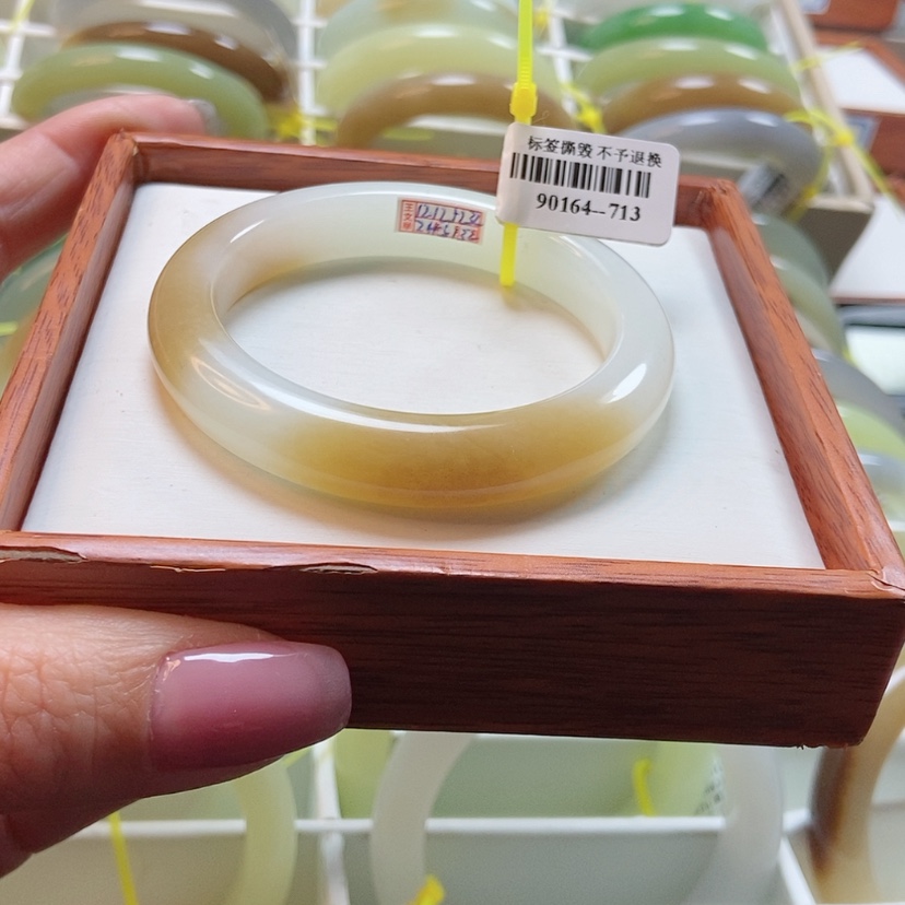 【闪购商品】和田玉手镯未镶嵌水*雪51.3