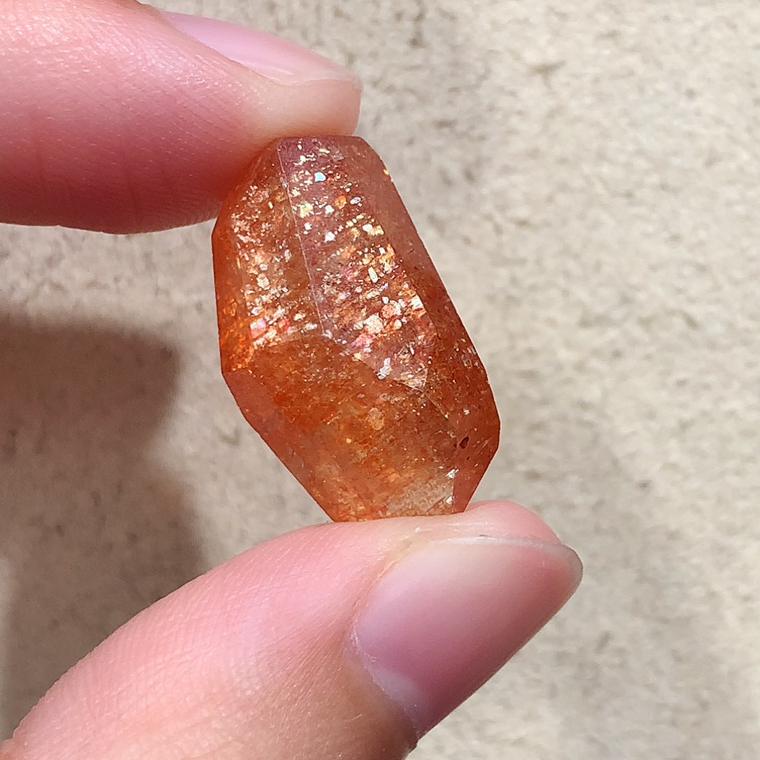 无非金属金太阳随行