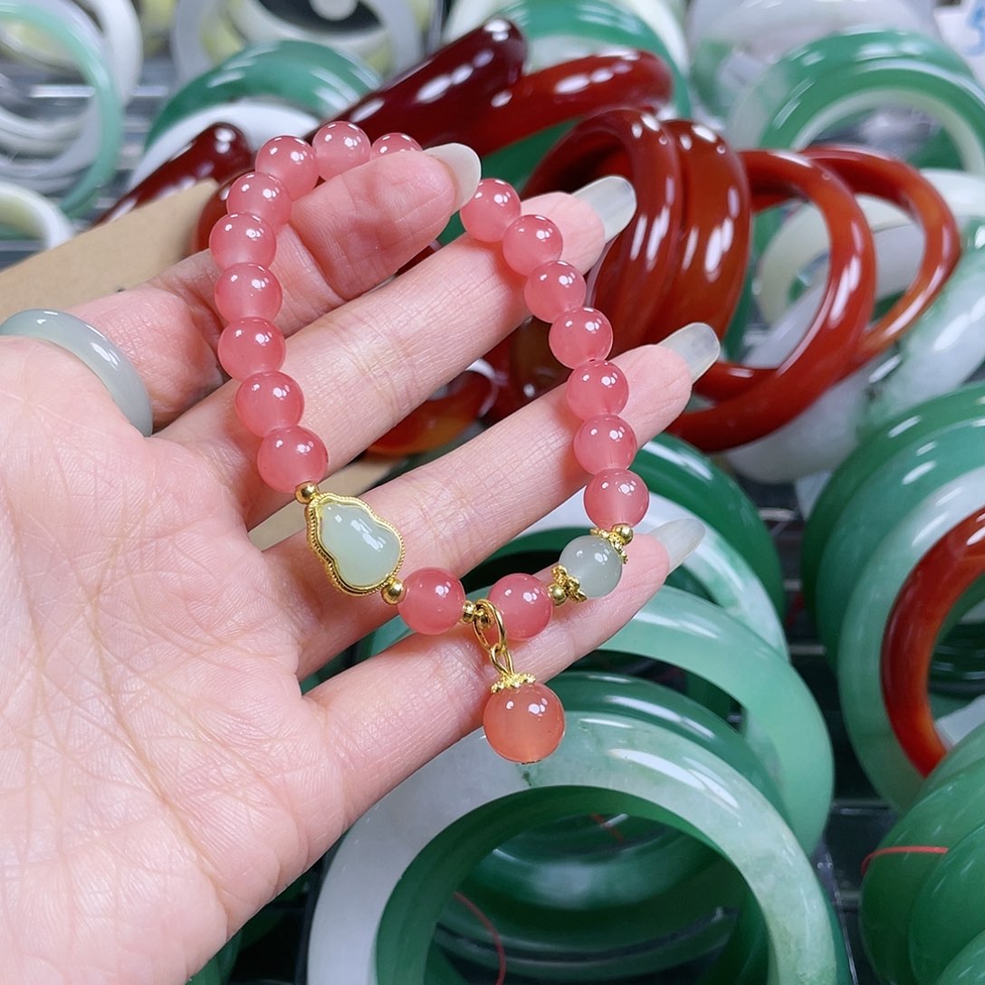 石英质玉颈饰未镶嵌