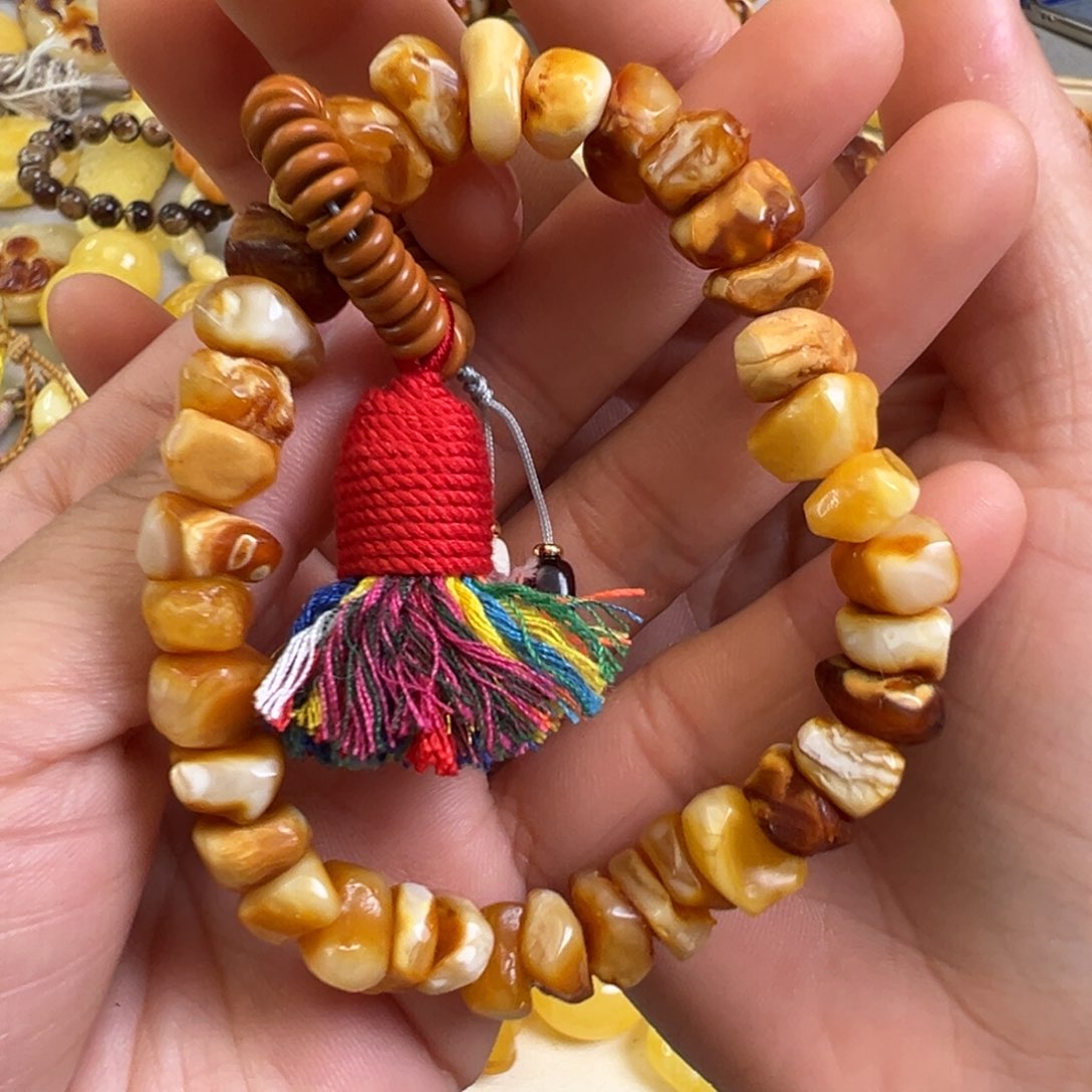 蜜蜡裸石未镶嵌蜜蜡