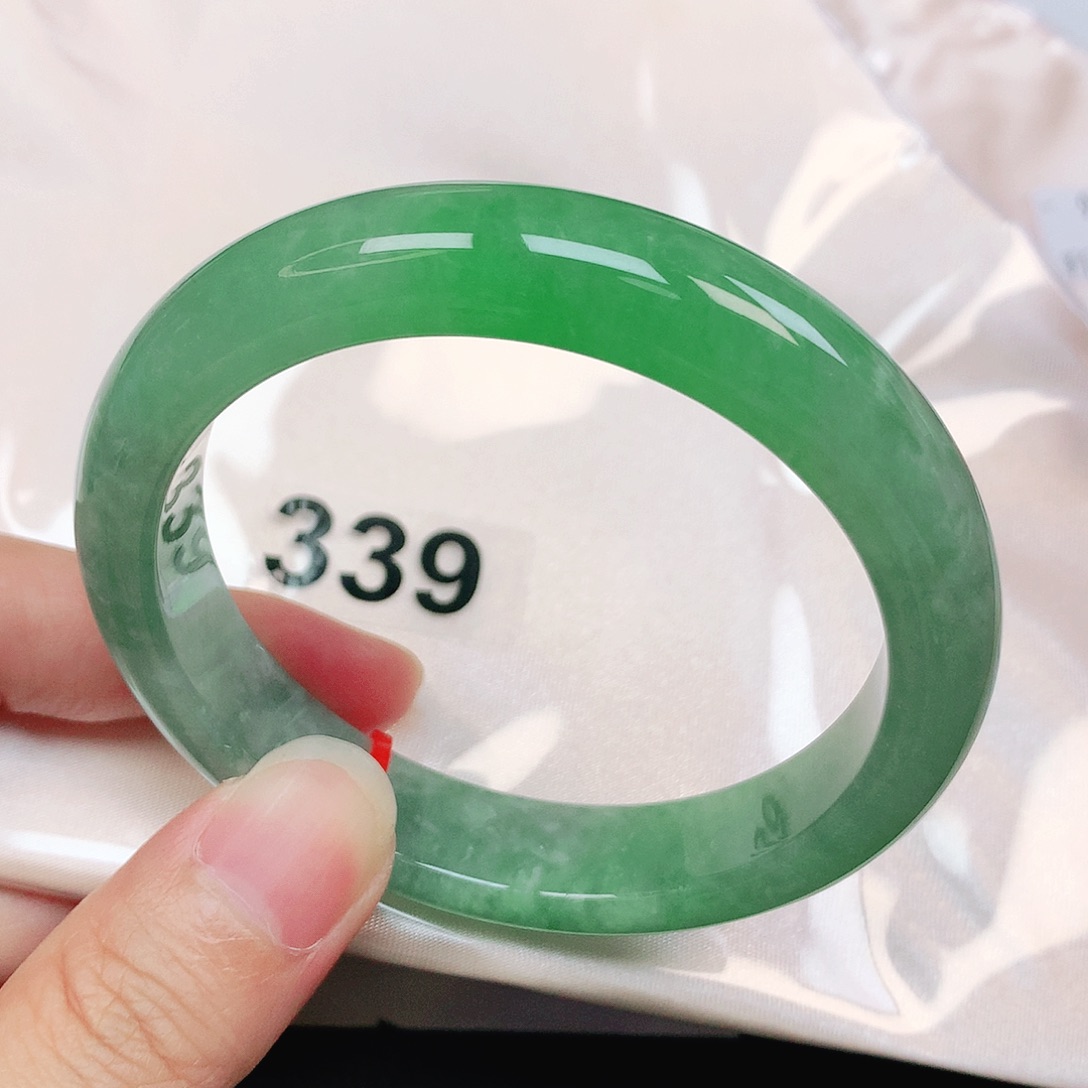 翡翠手镯未镶嵌抖音339