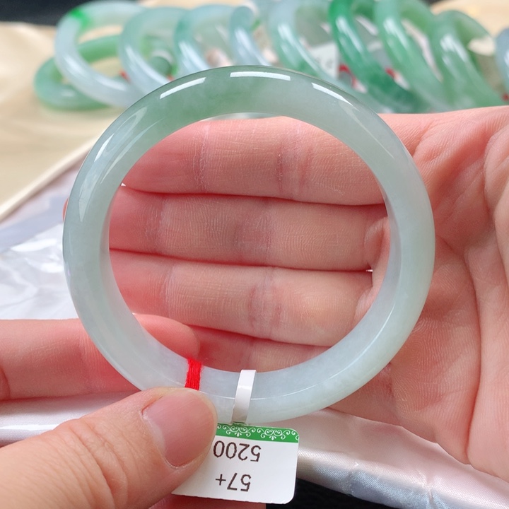 翡翠手镯未镶嵌缅甸A货翡翠手镯