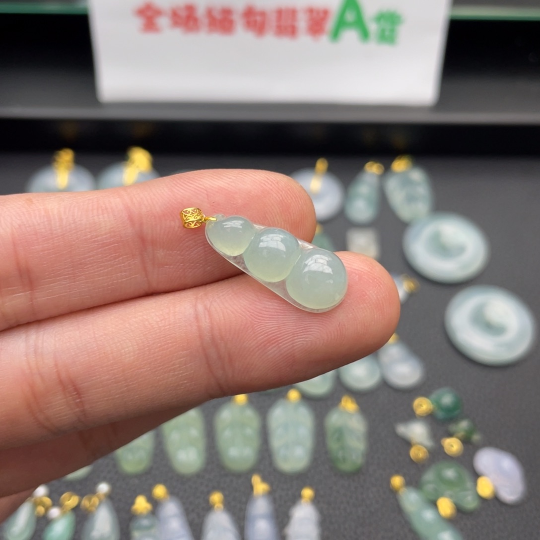 翡翠吊坠(不含链)18K金镶嵌