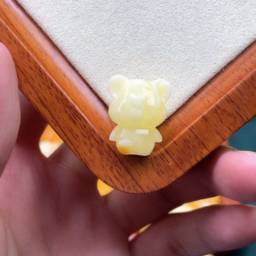 琥珀裸石未镶嵌蜜蜡